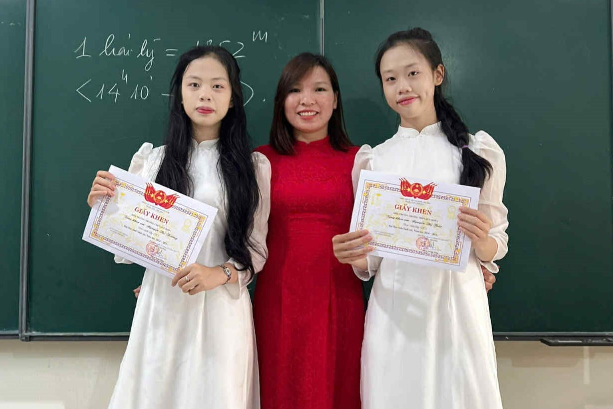 12 năm liền, Thảo và Thương đều là học sinh xuất sắc e68e0bac-d11f-4761-9665-2628d2a75e1f.jpg