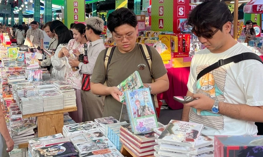 Ngày mùng 6 Tết: Nghi thức 'tống tiễn Thần Nghèo' và khởi động công việc năm mới