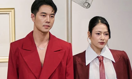 Việt Hoa lần đầu catwalk