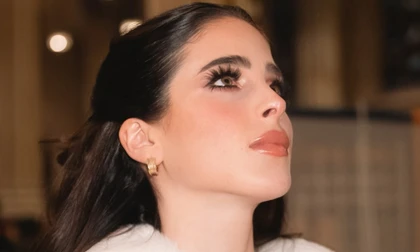 Hoa hậu Hoàn vũ lặng lẽ về nước