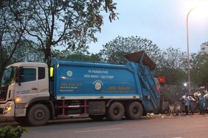 Hà Nội lùi lịch thu gom rác thải sau 20h, tăng tần suất xuyên Tết