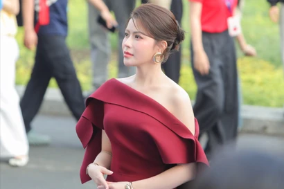 Ca sĩ Lưu Hiền Trinh, quán quân Ngọc Ánh, Duyên Quỳnh hát trước 5.000 người