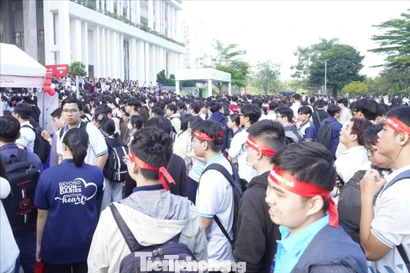 Chủ Nhật Đỏ lớn nhất TPHCM 