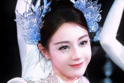 Màn múa tiên cá gây sốt đêm Giao thừa 