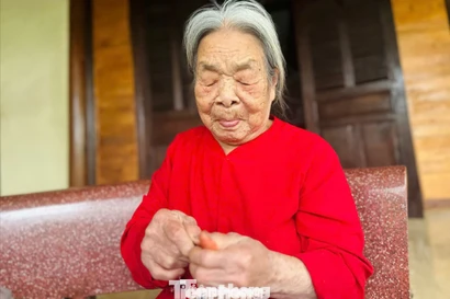 Cụ bà 104 tuổi ở Hà Tĩnh chia sẻ bí quyết sống khỏe