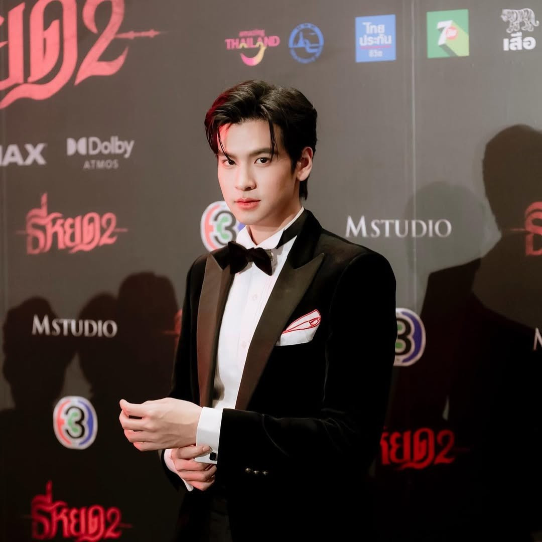 Rus qizlar siyish video