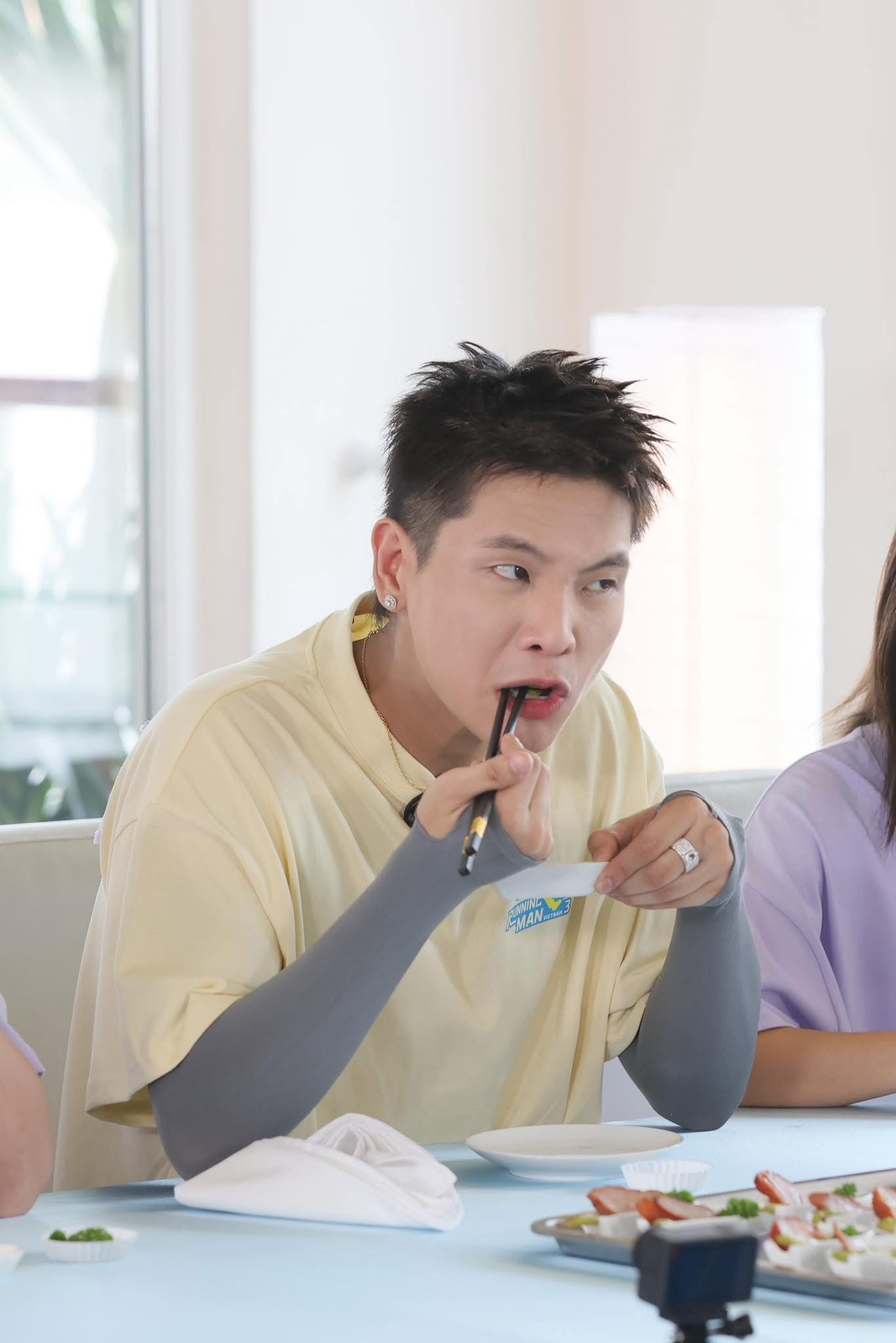 Hình ảnh Quân A.P trong Running Man Vietnam mùa 3