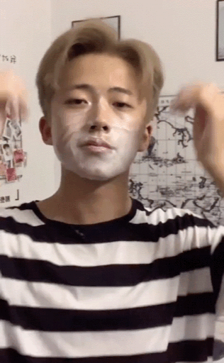 Một số hình ảnh cắt ra từ video từng được Khang Nhã Nhã đăng tải.