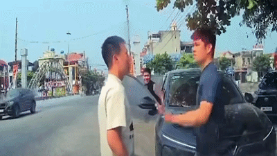 Công an xác minh clip người đàn ông bị bóp cổ, hành hung trên đường