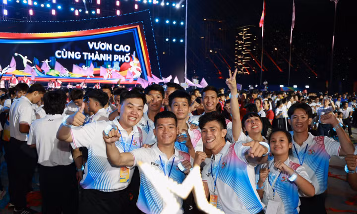 Thiêng liêng, hoành tráng lễ khai mạc Đại hội Thể dục thể thao TPHCM lần thứ I 