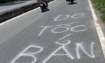 CSGT TPHCM thông tin về vụ vẽ chữ ‘bắn tốc độ’ trên đường