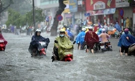 Hà Nội khuyến khích cho học sinh nghỉ, người lao động làm online ngày 6/10 để chống bão