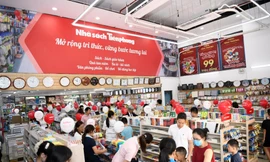 Nhà sách Tiền Phong Thành Công: Giới trẻ Hà Nội "bỏ túi" địa điểm mua sắm mới