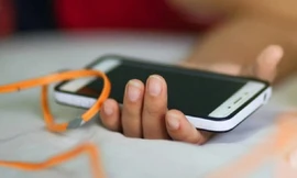 Hà Tĩnh: Nam thanh niên 21 tuổi bị sét đánh khi đang xem điện thoại trong nhà