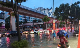 Hà Nội cho học sinh toàn thành phố nghỉ học vào ngày 1/10 do mưa ngập