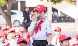 5 học sinh 11 tuổi là đại biểu nhỏ tuổi nhất dự Đại hội Thi đua yêu nước lần thứ XI