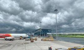 5 sân bay khu vực miền Trung tạm dừng hoạt động giữa bão số 13 Kalmaegi