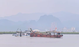 Vụ lật tàu ở Hạ Long: Vẫn còn 4 người mất tích