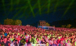 Hàng nghìn người xem chương trình nghệ thuật đặc biệt Thanh âm Yên Tử - Di sản ngàn đời