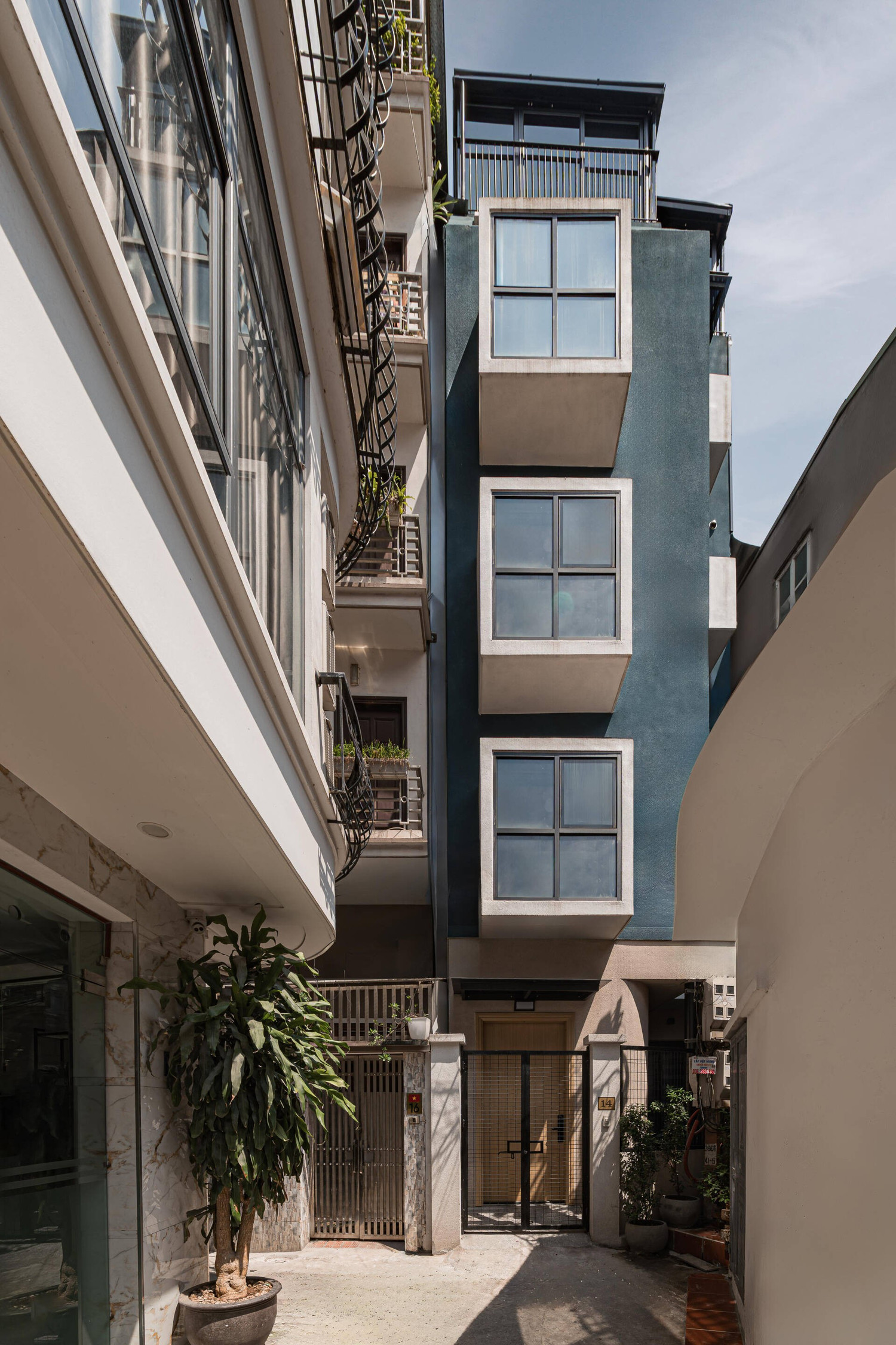 Cải tạo không gian 47m2 thành 'tổ hợp' vừa để ở vừa cho thuê