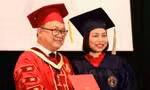 Nghiên cứu sinh nhận bằng tiến sĩ Ảnh: ĐHBKHN
