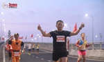 Anh Huỳnh Hiếu trên đường chạy Tiền Phong Marathon lần thứ 65 - năm 2024 tại Phú Yên