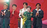 Mưa đỏ nhận giải Bông sen Vàng