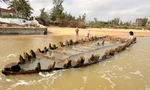 Tàu cổ trồi lên ở bãi biển Hội An sau thời gian mất dấu