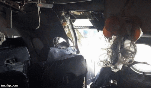 1001 thắc mắc: Vì sao hành khách bị hút ra ngoài khi máy bay bị thủng?