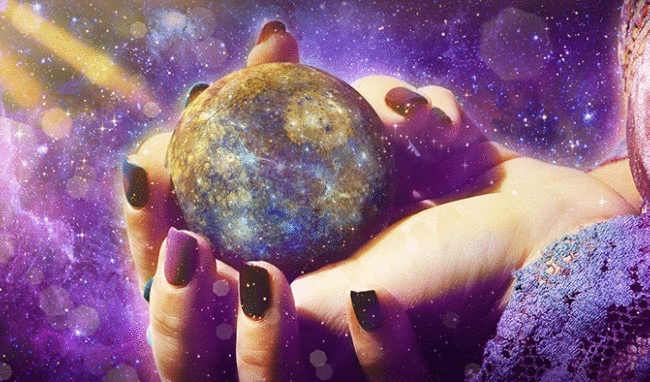 Hành tinh nào bé nhất trong hệ mặt trời nhưng lại có lõi sắt khổng lồ? 