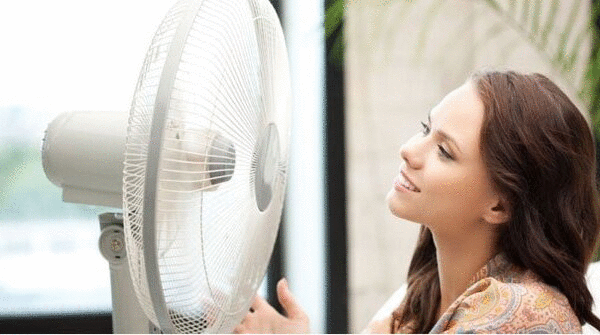 1001 thắc mắc: Vì sao quạt điện thường có 3 cánh, khắc phục quạt chạy chậm thế nào?