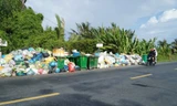 Người dân Cà Mau lo rác ngập phố vì ngưng thu gom rác 3 ngày Tết