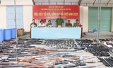 Cà Mau tiêu hủy hàng trăm vũ khí, đồ chơi nguy hiểm