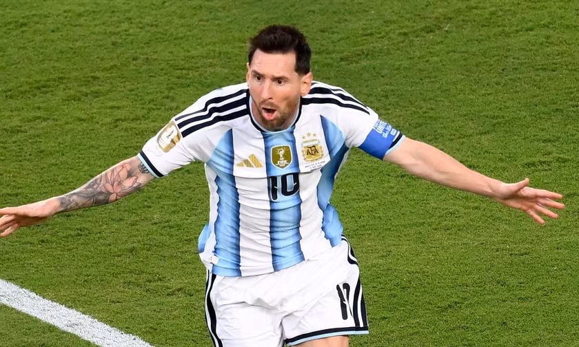 Messi ghi hat-trick, Argentina vùi dập đội tuyển của ngôi sao gốc Việt