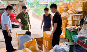 Phát hiện lượng lớn chả mực không rõ nguồn gốc