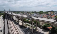 Cầu Thăng Long rào chắn sửa chữa xuyên đêm gần 2 tháng