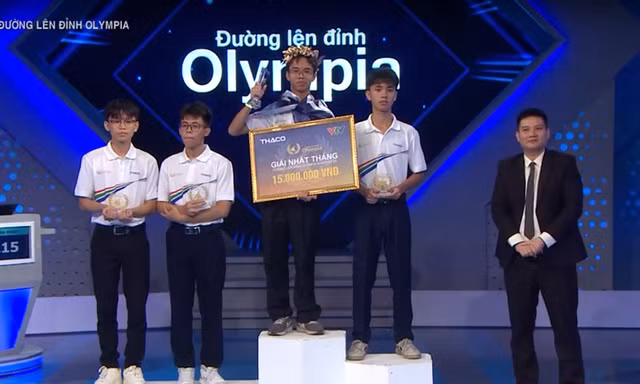 Nam sinh Chuyên Nguyễn Huệ xuất sắc giành vòng nguyệt quế Tháng Olympia 26