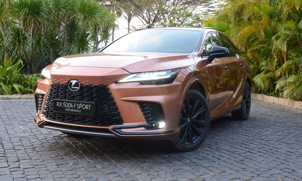 Xe bán chạy nhất của Lexus được làm mới