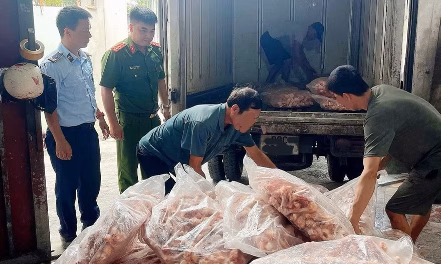 Công an phường Võ Cường phát hiện sản phẩm động vật không rõ nguồn gốc. Ảnh: Công an tỉnh Bắc Ninh.