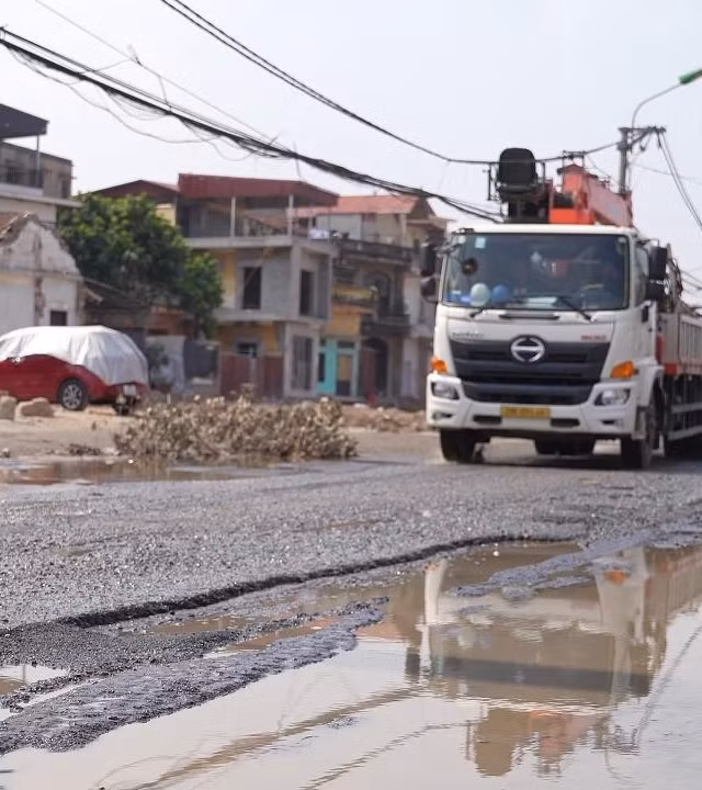 Nín thở qua cung đường đau khổ Ba La - Xuân Mai