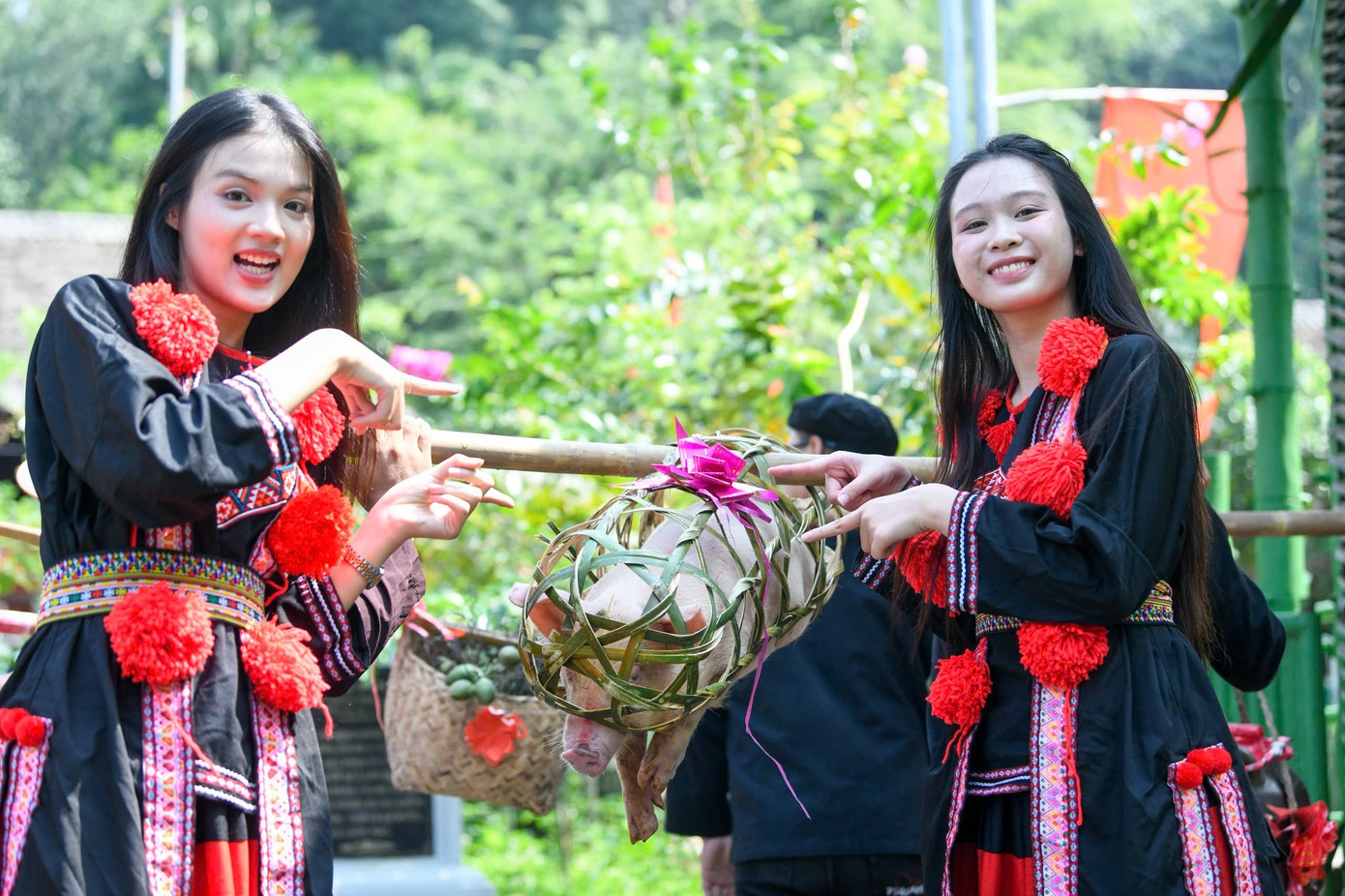 Hành trình khám phá miền đất văn hóa, lịch sử đại ngàn Vị Xuyên, vùng đất Tân Trào Hành trình khám phá miền đất văn hóa, lịch sử đại ngàn Vị Xuyên, vùng đất Tân Trào