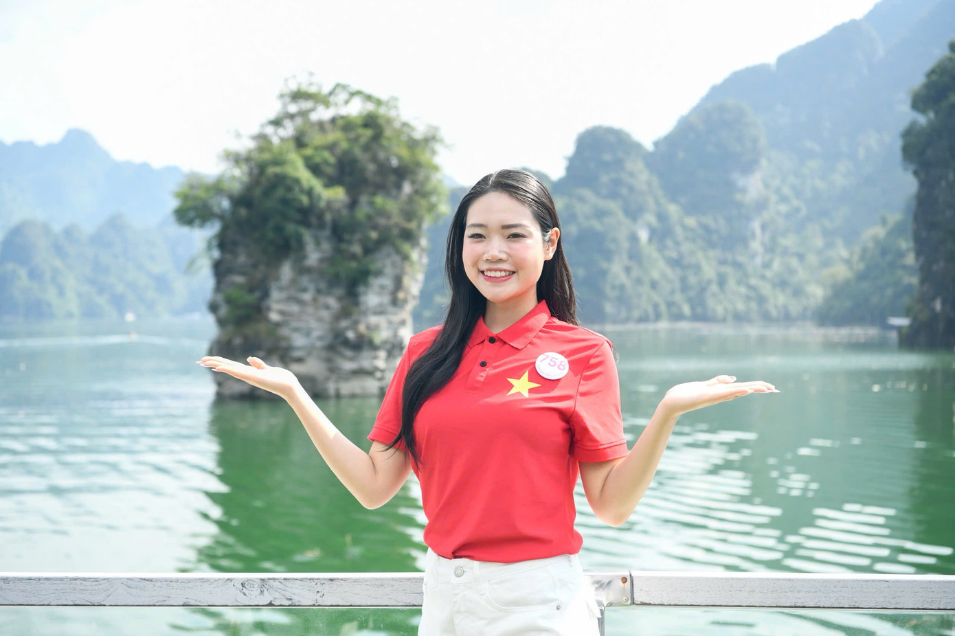 53 cô gái Hoa hậu Việt Nam ngỡ ngàng trước cảnh sắc hồ Na Hang