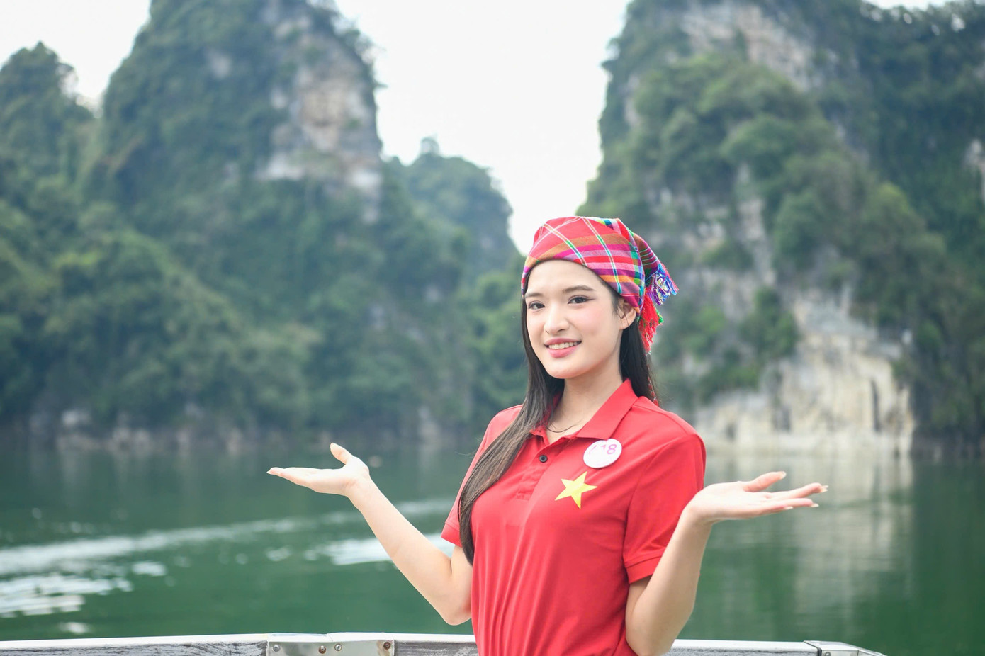 53 cô gái Hoa hậu Việt Nam ngỡ ngàng trước cảnh sắc hồ Na Hang