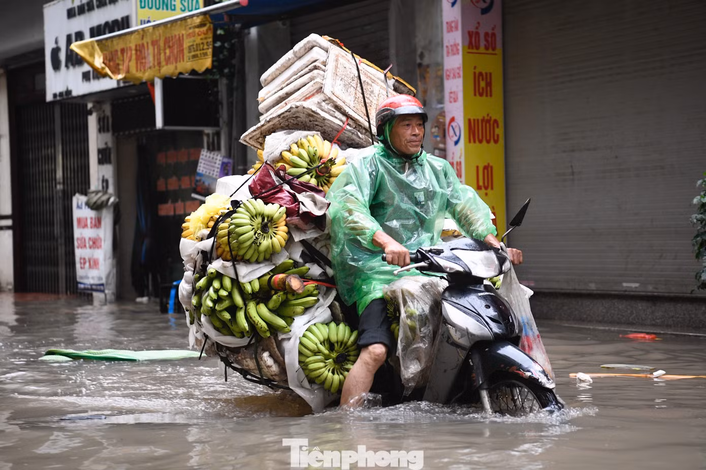 tp_ha-noi-bi-bom-trong-con-mua-19.jpg