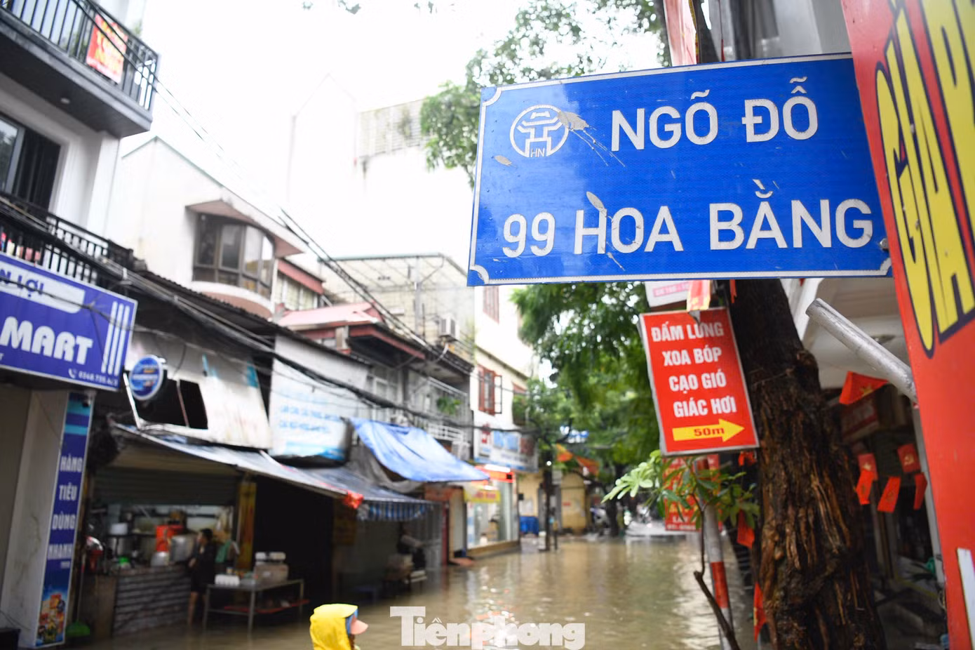 tp_ha-noi-bi-bom-trong-con-mua-7.jpg