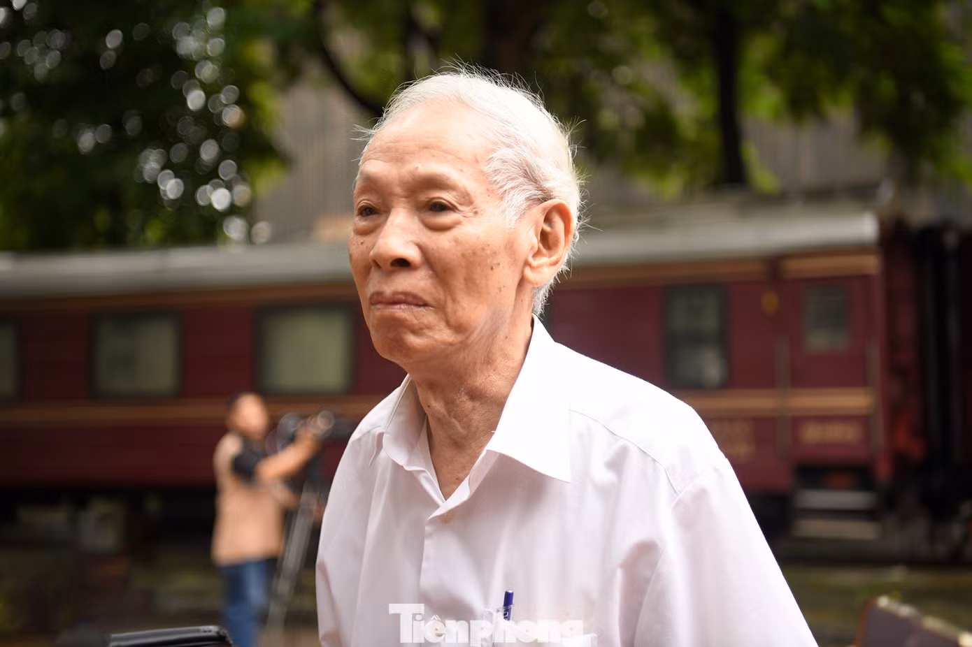 tp-trang-phuc-hoa-xa-32.png