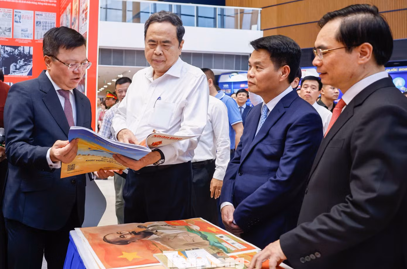 tp-chu-tich-quoc-hoi-tran-thanh-man-3.png