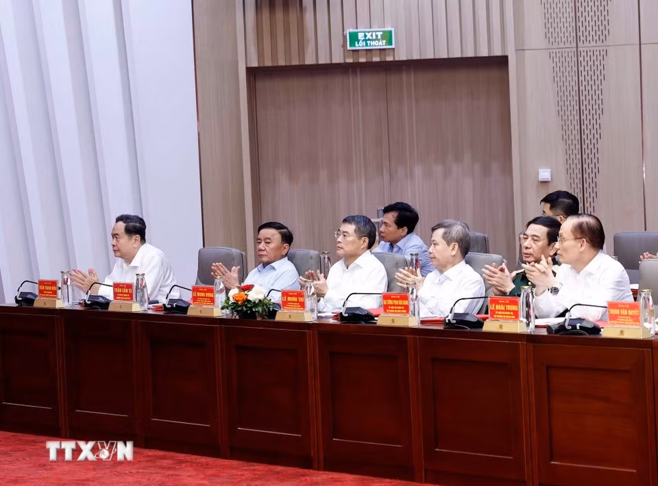 tong-bi-thu-to-lam-du-hoi-nghi-dang-uy-cong-an-trung-uong-8.jpg