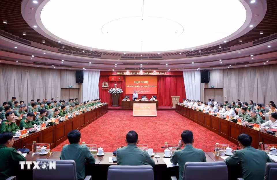 tong-bi-thu-to-lam-du-hoi-nghi-dang-uy-cong-an-trung-uong-5.jpg