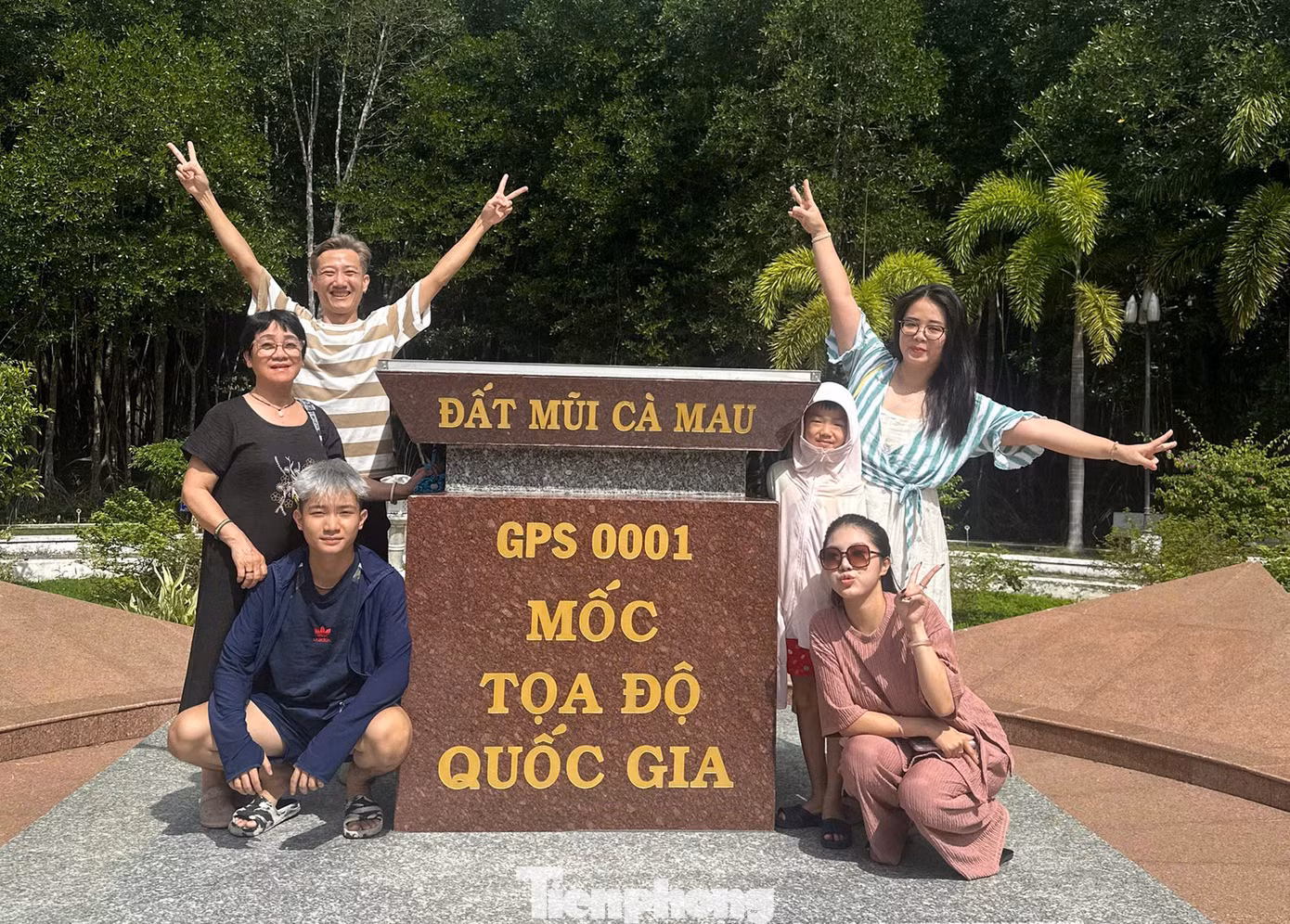 tp-gia-dinh-anh-nha-3-5895.png